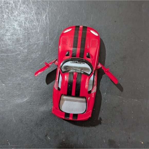 Kinsmart 5 Inch Dodge Viper GTS-R Red Hardtop Diecast Car 1:36 Pull Back Action - Picture 5 of 8